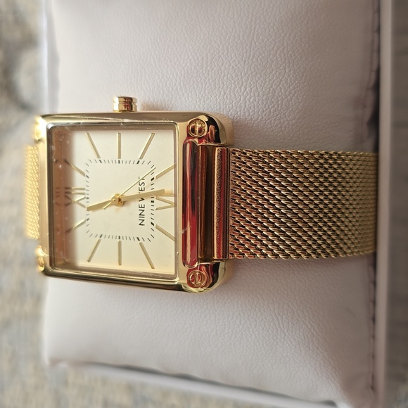 NINE WEST WOMEN'S GOLDTONE ANALOG WATCH - Picture 2 of 13